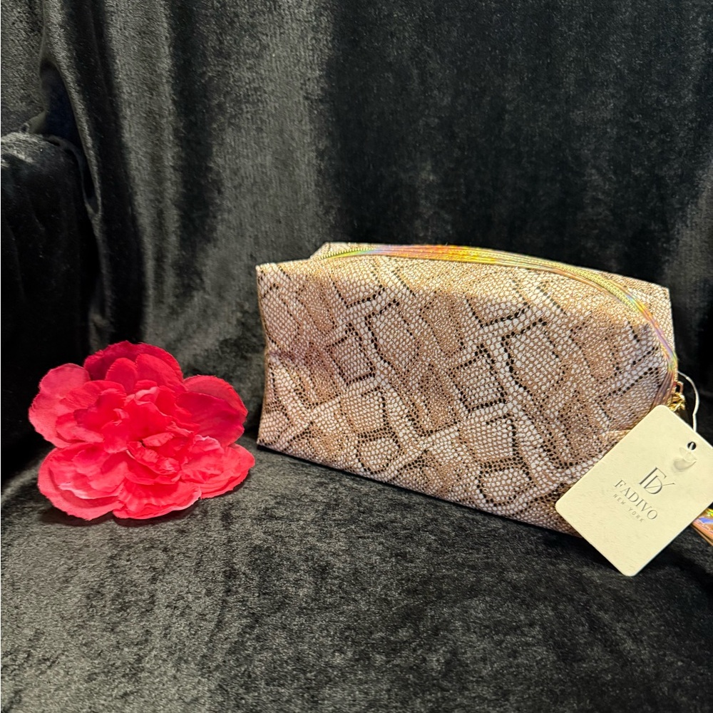 FADIVO New York Cosmetic Wristlet Bag (NWT)